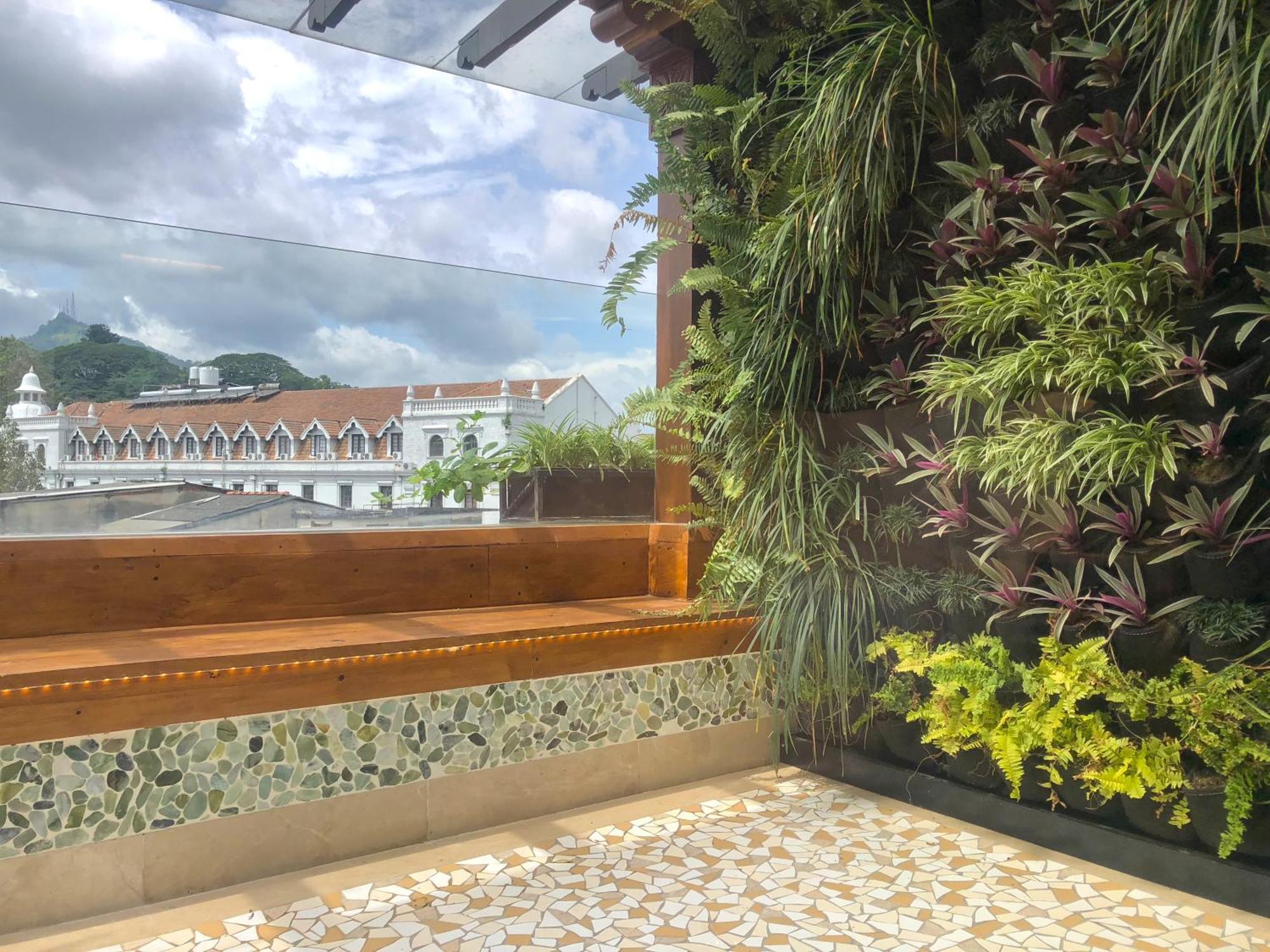 The Radh Hotel كاندي المظهر الخارجي الصورة